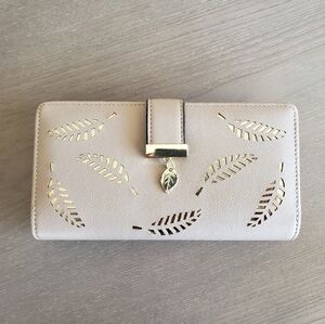 NEW Cream Leaf Cutout Women's Wallet